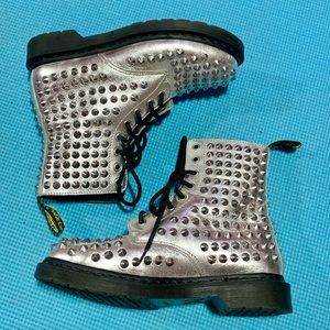 US 8/UK 6 Dr. Martens Spike Boots Silver Original Classic Punk Doc Women